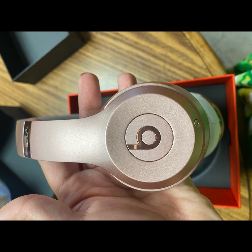 Beats Solo 3 Wireless Rose Gold - Picture 14 of 15